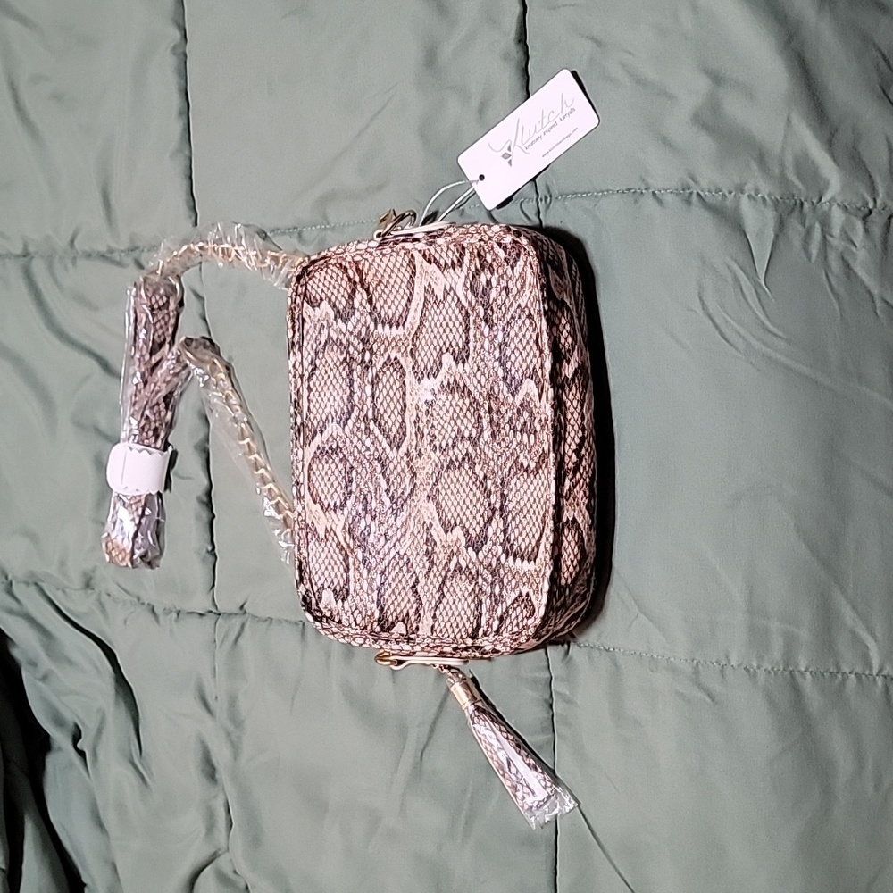 🌷Cross-Body Faux-Snake Skin Bag